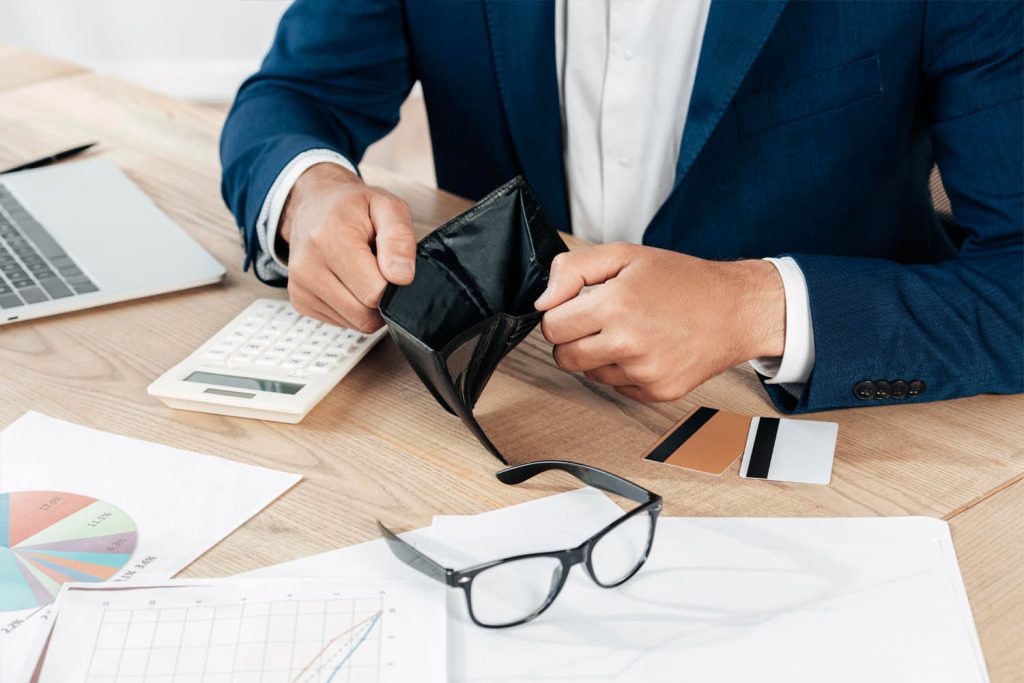 empreendedor querendo pagar dívidas no cnpj